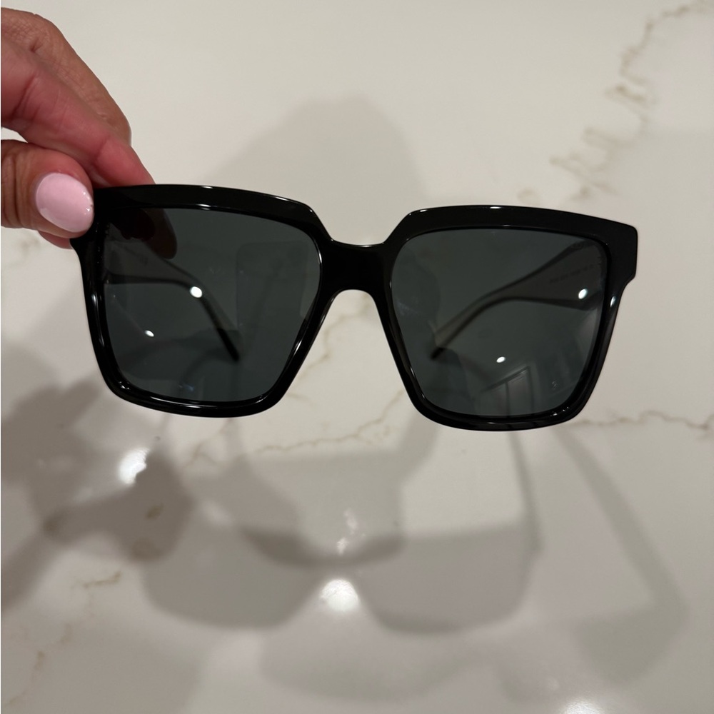Prada Black Sunglasses for women - Picture 10 of 11